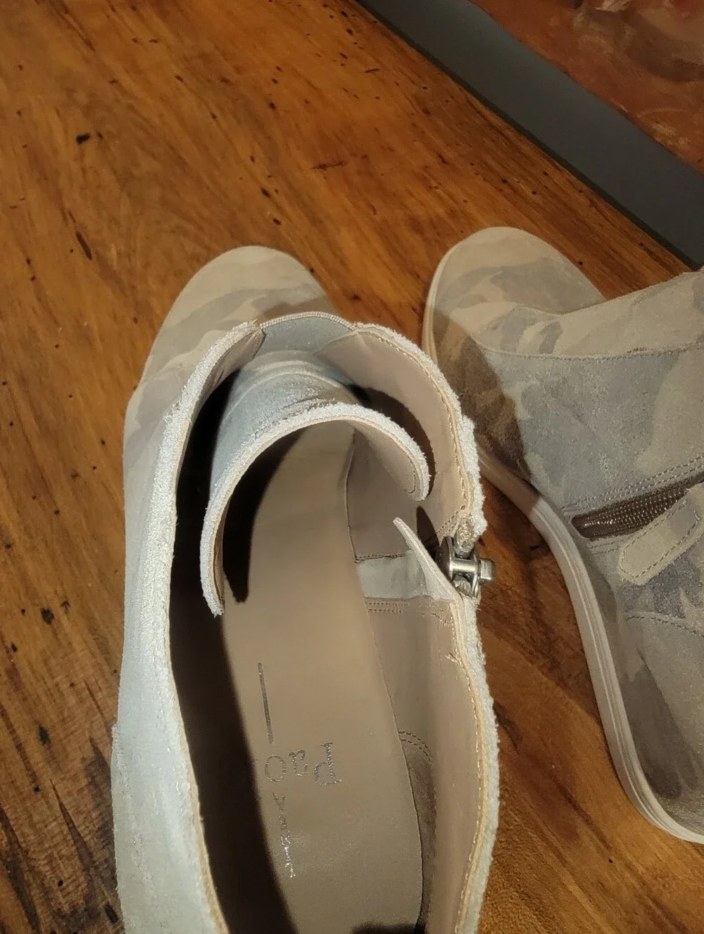 Linea Paolo Camo Anna Wedge Sneakers Size 7. Measures 10
